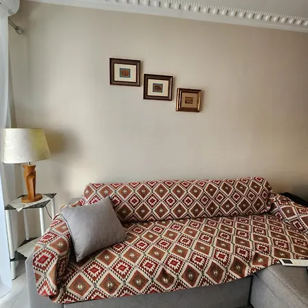 Nila's Comfy Qerret Apartment