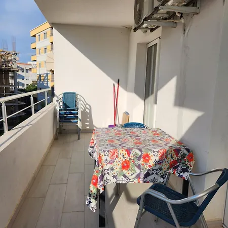 Nila's Comfy Qerret * Golem (Tirana)